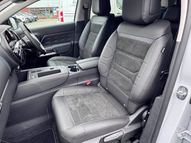 2025 Citroen C5 Aircross 1.2 Hybrid 136 Max Edition 5dr e-DSC6