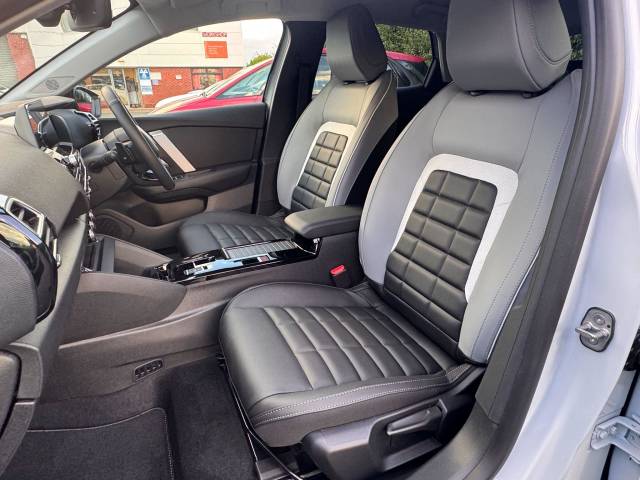 2025 Citroen C4 1.2 PureTech MHEV MAX Hatchback 5dr Petrol Hybrid e-DSC Euro 6 (s/s) (145 ps)