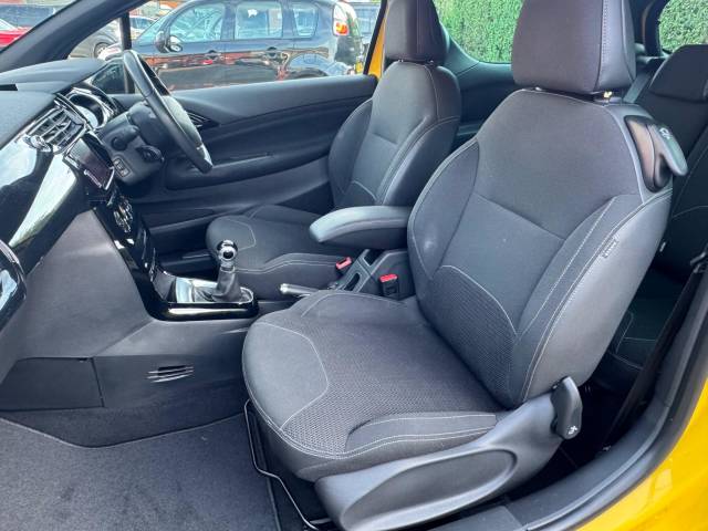 2018 DS AUTOMOBILES DS 3 1.2 PureTech Connected Chic 3dr